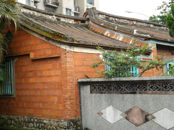 中壢燃藜第古宅的磚頭牆面