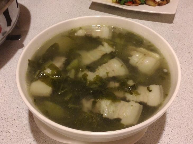 客家酸菜肉片湯
